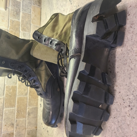 Vintage Military Combat Boots in Green and Black - Picture 6 of 10